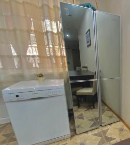 A spacious apartment on Tsereteli Avenue with 3 bedrooms and a balcony, for 4-6 guests