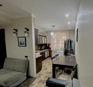 A spacious apartment on Tsereteli Avenue with 3 bedrooms and a balcony, for 4-6 guests