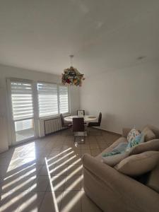 Zentrales Apartment nähe Dom 5 Haltestellen bis Kölnmesse