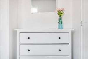 Contemporary 3 Bedroom home in Launton Village - close to Tythe Barn, Bicester Shopping & Bicester Heritage