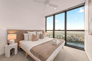 Queens Wharf 1BR Skyline Apt with Free Parking