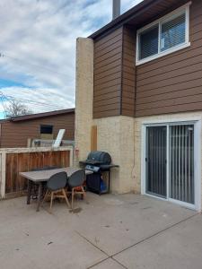 Charming 2-Bedroom House in Central Calgary