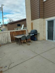 Charming 2-Bedroom House in Central Calgary
