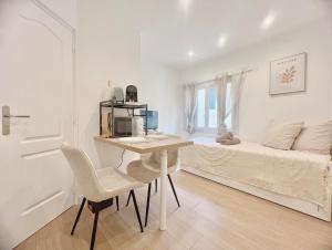 Petit Théâtre - Cosy, Centre-ville, 2 personnes, 1 lit