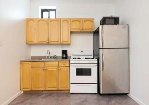 Prime Location Upper Manhattan Furnished Apartment, June To Aug 90 Days Stay Required