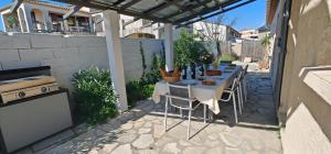 villa-meze 10 Person, Clim, Beach, own parking