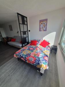 LES FLORALIES 2 Studio 4 personnes climatisé, piscine dans la résidence et Parking privé disponible