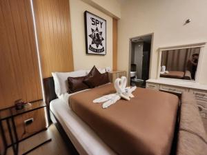 Power Ate Merje Condotel Accross Naia Terminal 3