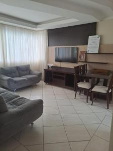 Apartamento para 8 pessoas 3 quartos com ar condicionado e 3 garagens! A 15 minutos do autódromo!