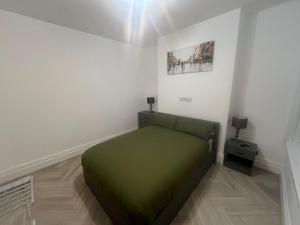 Coastal Retreat, Rhos-on-Sea, 1-Min Walk to Beach