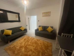 Coastal Retreat, Rhos-on-Sea, 1-Min Walk to Beach