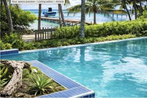 4 BR Beach House Poolside Casita, Le Reve Belize