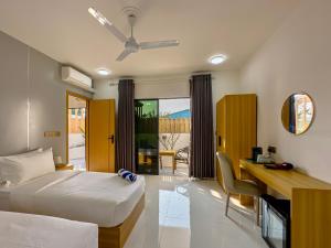 Silver Bay Kamadhoo