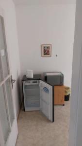 Self check in Apartment 42 m Schlafzimmer eigenes Badezimmer mit Badewanne Kochecke mit Esszimmer im Einfamilienhaus eigenes Badezimmer keine Ferienwohnung