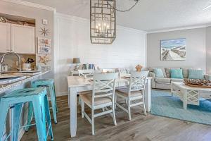 Beautifully decorated oceanfront condo with resort pool & huge walk-in showers