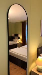 Deluxe Suites near Messe Berlin 8 Guests 2 Bathroom