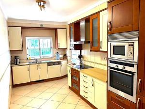 2 bed, south facing, walk to beach & vilamoura marina