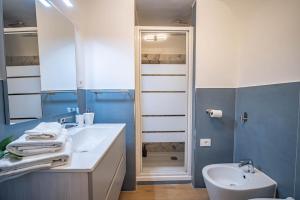 Private terrace, Old Town, Genoa Aquarium 6 min