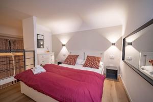 Private terrace, Old Town, Genoa Aquarium 6 min