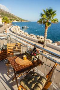 TOP LOCATION! BEACH & CENTER APT 4