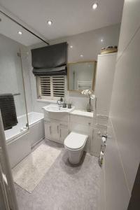 Luxurious 4 bedroom house in Orpington