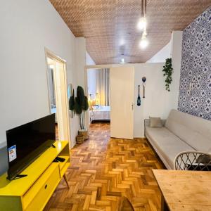 Apto Celina com 2 quartos no Centro de BH Ed Maletta