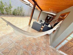 Casa com mesa de bilhar no Guarujá