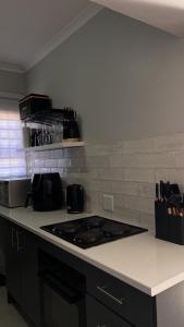 UrbanCharm Bendor Stylish Luxury Near Mall of the North