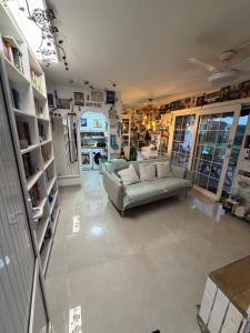 FLAT Surrounded by Nature WIFI & Pool & beach Nearby