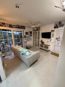 FLAT Surrounded by Nature WIFI & Pool & beach Nearby