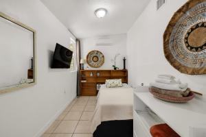 Private Rooms at Miami, Buena Vista with Parking