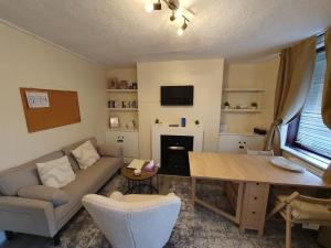 Cosy Buxton Escape - 3 Bedroom Modern Home