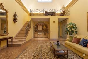 Tanari Palace - Exclusive