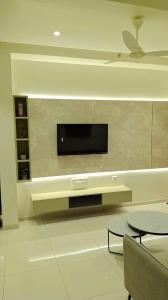 AashnaParadise Super Luxurious High Fl living and Pool