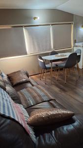 Departamento independiente en 2do piso, ubicado en casa residencial