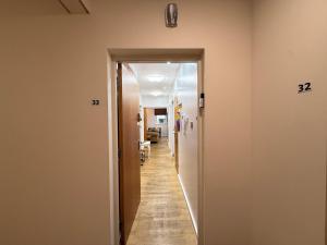 Holyrood Apartment with parking & lift access