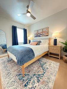 2 Bed,1bath, two blocks from U of A