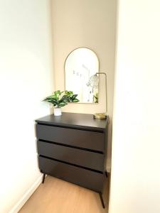 2 Bed,1bath, two blocks from U of A