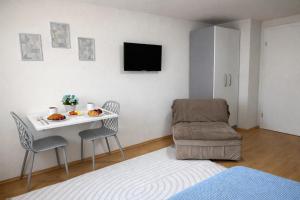 5mins to close to city centar AC Free Parking BBQ Veluxa apartments