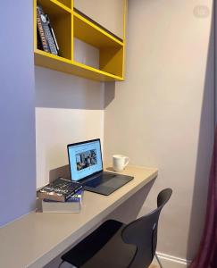 Costal Crown - Luxury 2BR Seafront Apartment