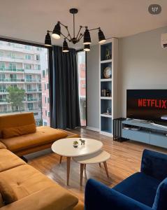 Costal Crown - Luxury 2BR Seafront Apartment