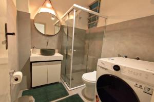 Apartamento com Vista Lateral para o Mar e Cristo, com Sauna Privativa na Varanda, Split e Lava e Seca