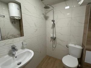 MG Apartments - Central Location