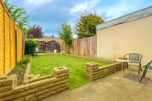 3 Bed house with garden and Free parking near tottenham stadium