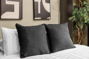 Central NYC Apartment Walking Distance to Everywhere!