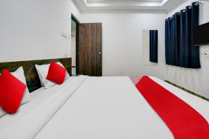 Hotel O White Villa