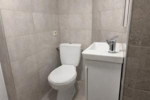 Backyard Free Parking 5mins close to city centar Veluxa apartments