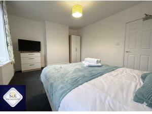 Cheadle l 2-Bed Flat l Near Airport & Christie