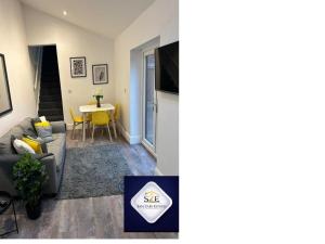 Cheadle l 2-Bed Flat l Near Airport & Christie