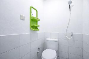 RedDoorz at eMeS Wijaya Pantai Barat Pangandaran